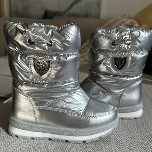 Brand new! Girl’s winter boots size 12